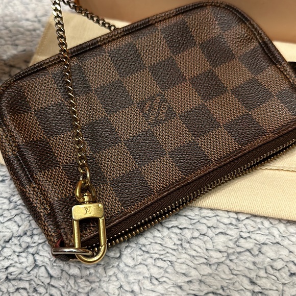 SOLD‼️Louis Vuitton Mini Pochette Accessoires dustbag and box included - Picture 3 of 10